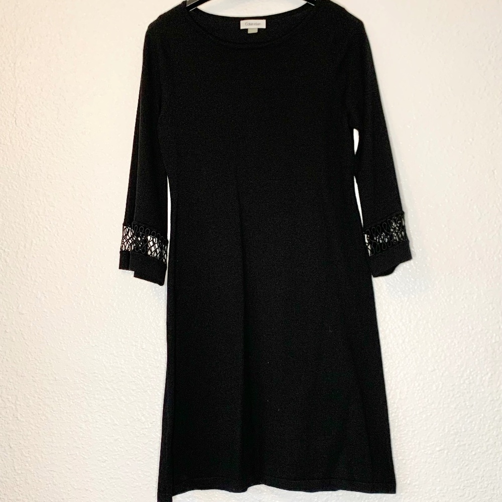 CALVIN KLEIN Black Midi Dress with Lace Sleeve Detail – Classic & Elegant